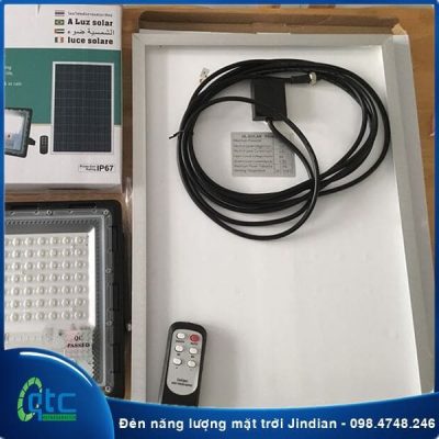 Đèn năng lượng mặt trời 70W JD-770 có tốt không Đèn năng lượng mặt trời 70W JD-770 có tốt không